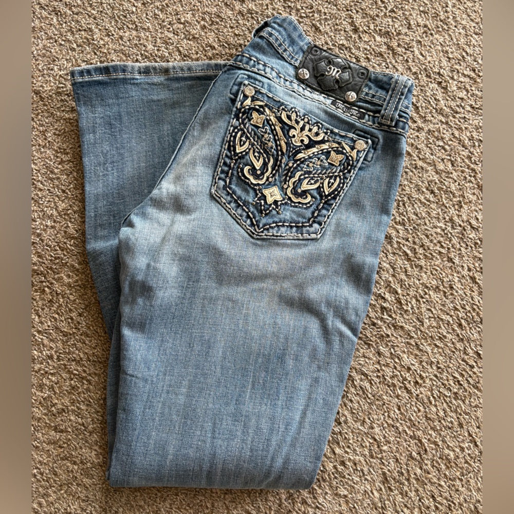 Miss Me Blue Jeans - Picture 2 of 5